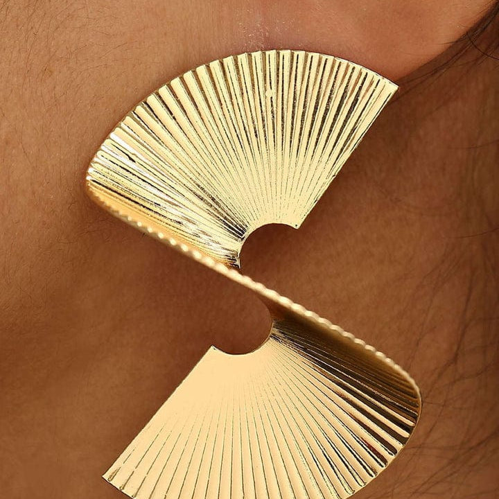 Moon 45 Gold / ONE SIZE Elegant Pleated Metal Earrings