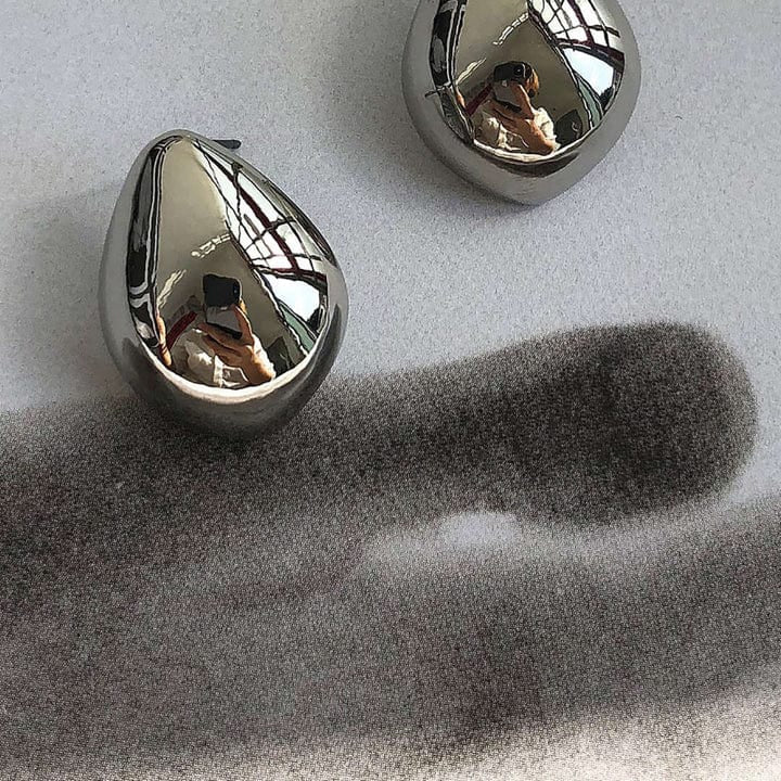 Moon 45 Silver / ONE SIZE Elegant Metal Drop Earrings