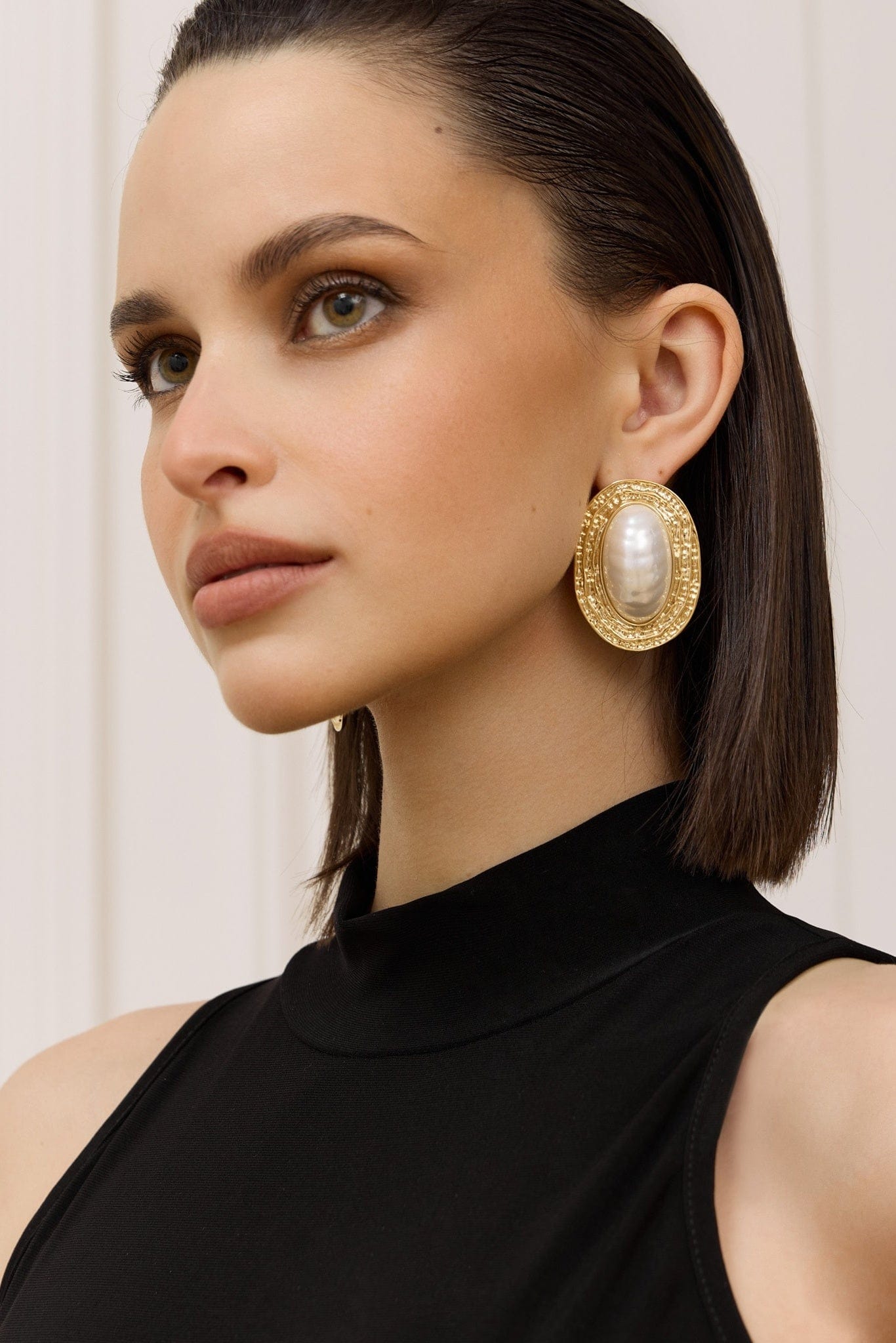 Moon 45 Textured Pearl Stud Earrings