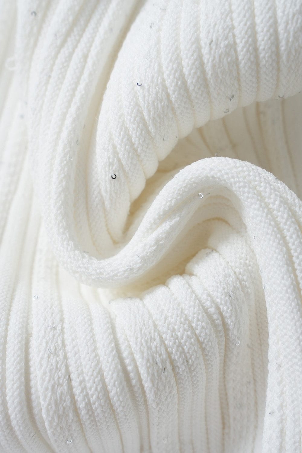 Moon 45 Elegant Pearl Button Knitted Ruffle Hem Mini Skirt