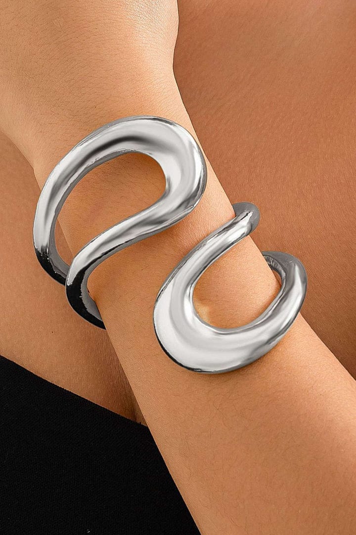 Moon 45 Silver / ONE SIZE Chic Asymmetrical Cut-Out Bracelet