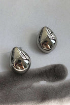 Moon 45 Silver / ONE SIZE Elegant Metal Drop Earrings